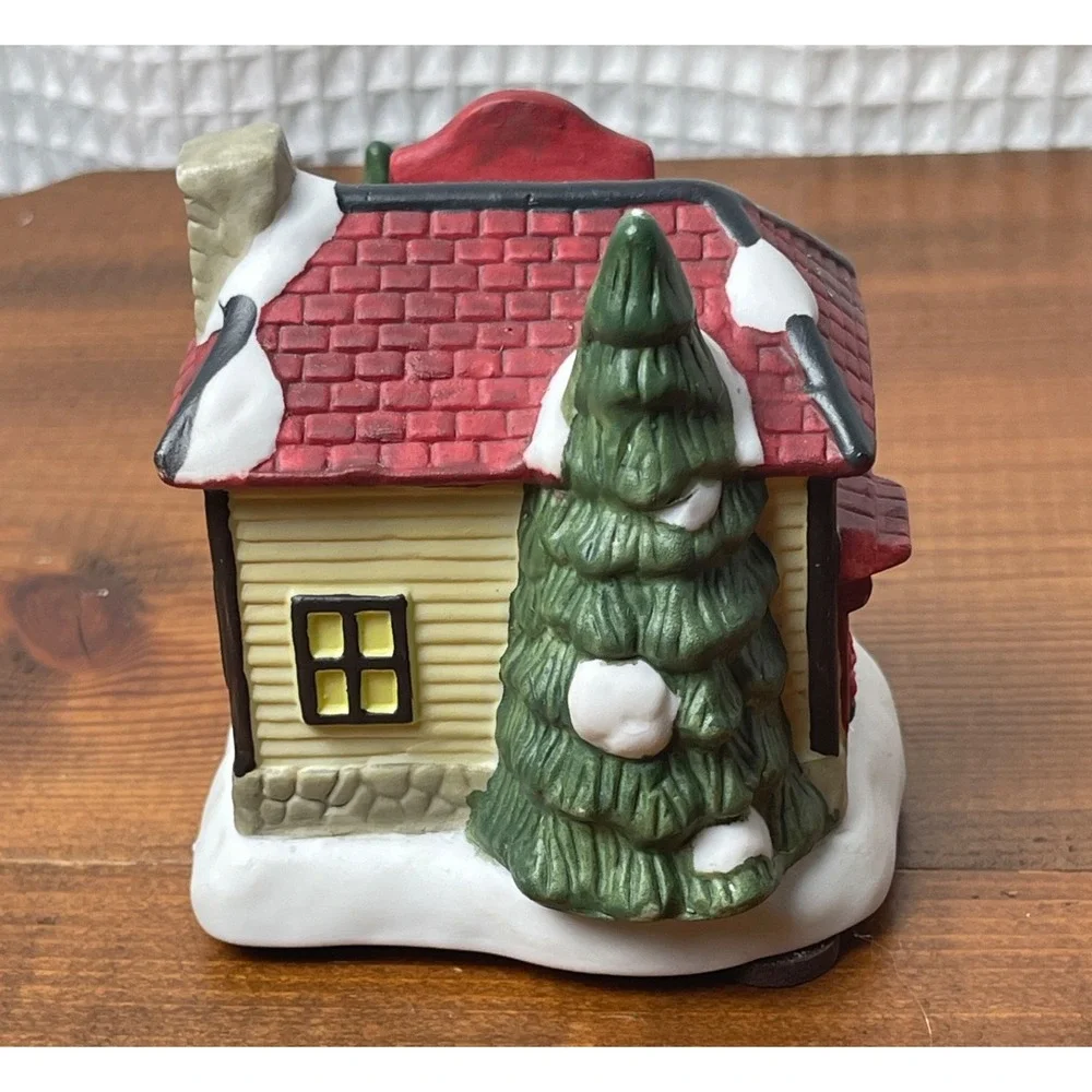 Vintage St. Nicholas Square - 1997 - Warming House - Christmas Village IN BOX